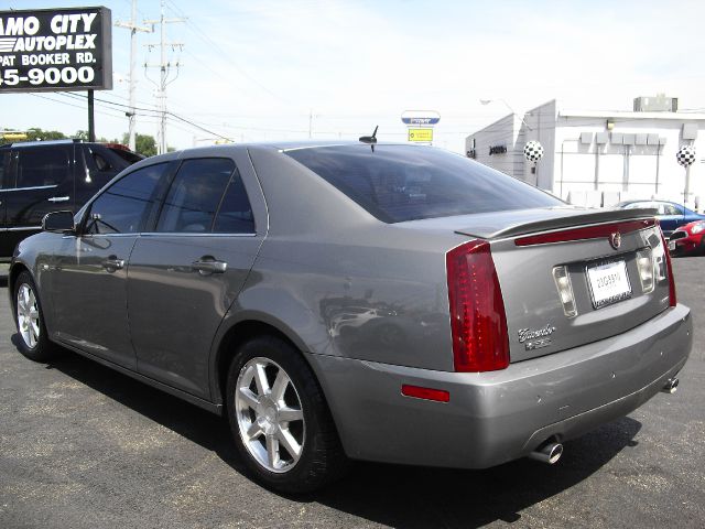 Cadillac STS 2005 photo 1