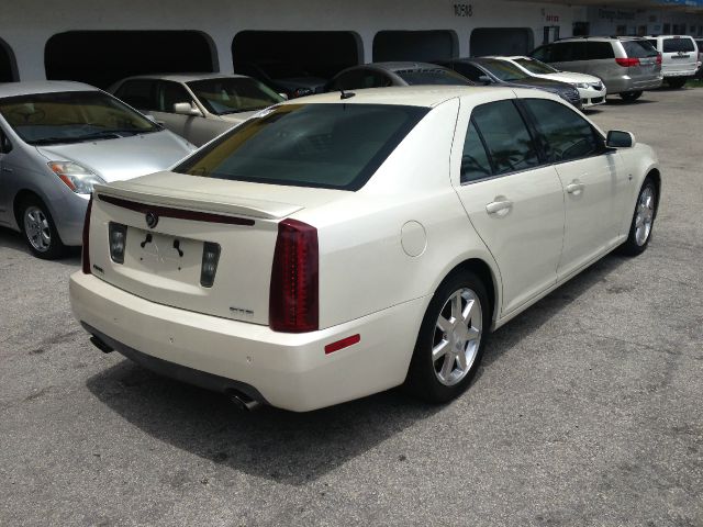 Cadillac STS 2005 photo 2