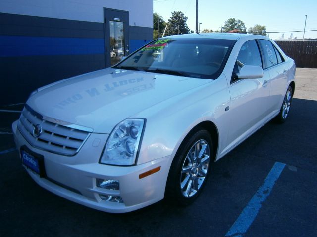 Cadillac STS 2005 photo 2