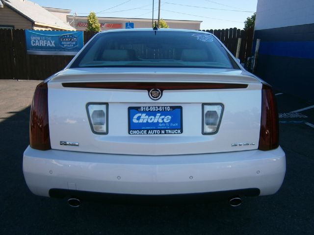 Cadillac STS 2005 photo 3