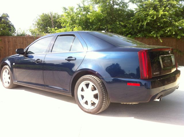 Cadillac STS 2005 photo 2