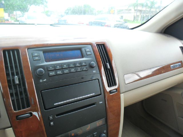 Cadillac STS 2005 photo 11