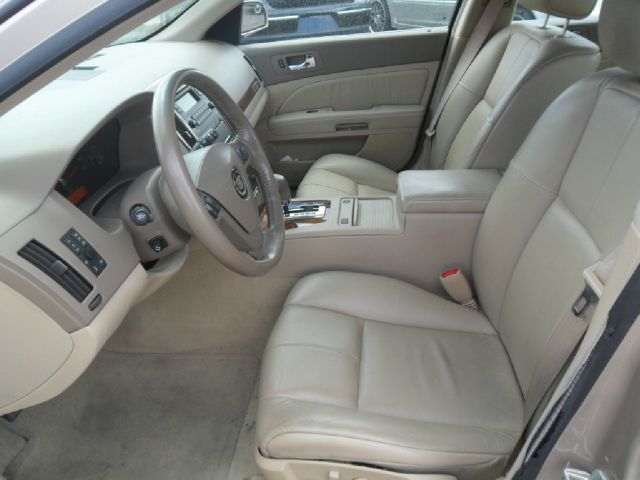 Cadillac STS 2005 photo 2