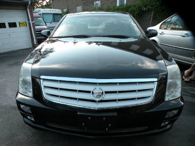 Cadillac STS 2005 photo 2