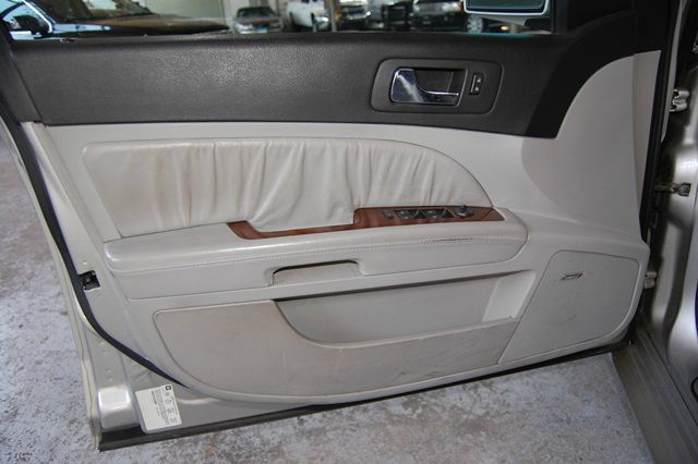 Cadillac STS 2005 photo 13