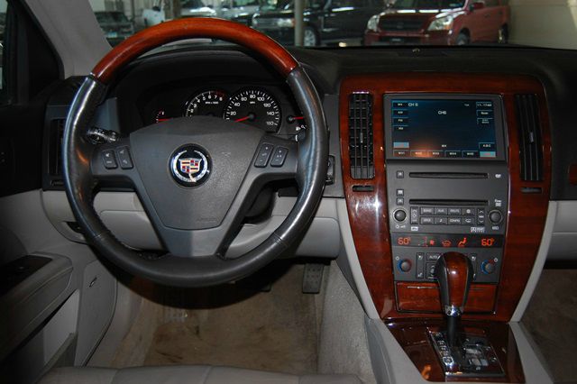 Cadillac STS 2005 photo 14