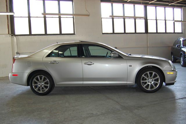 Cadillac STS 2005 photo 18