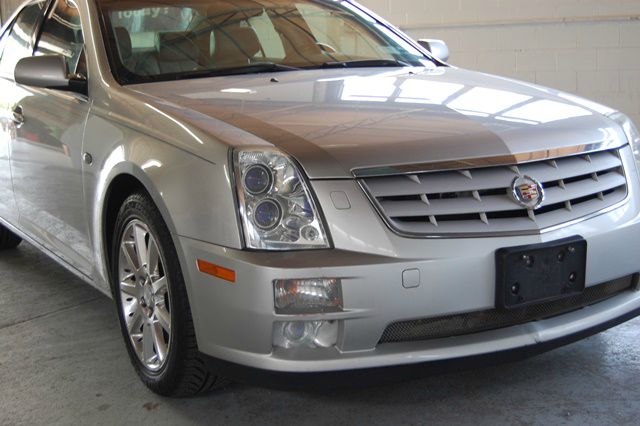 Cadillac STS 2005 photo 19