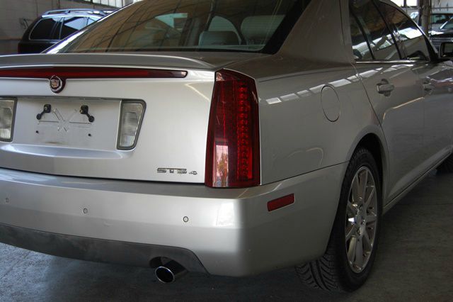 Cadillac STS 2005 photo 22