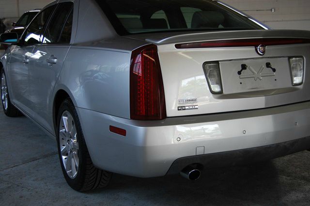 Cadillac STS 2005 photo 27