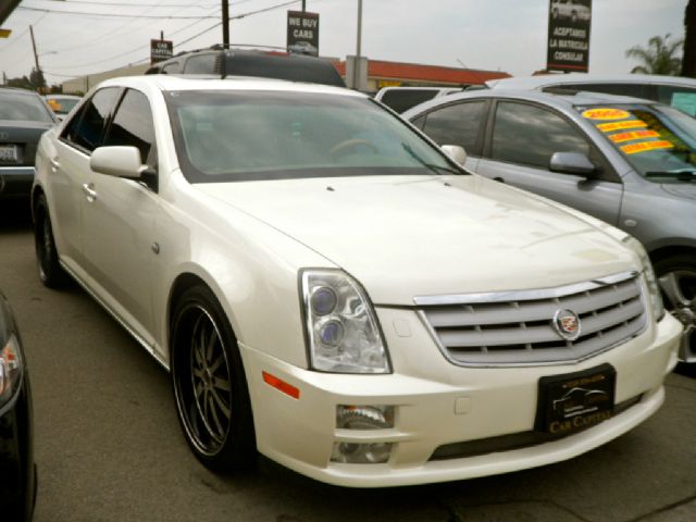 Cadillac STS 2005 photo 2