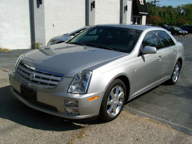 Cadillac STS 2005 photo 2