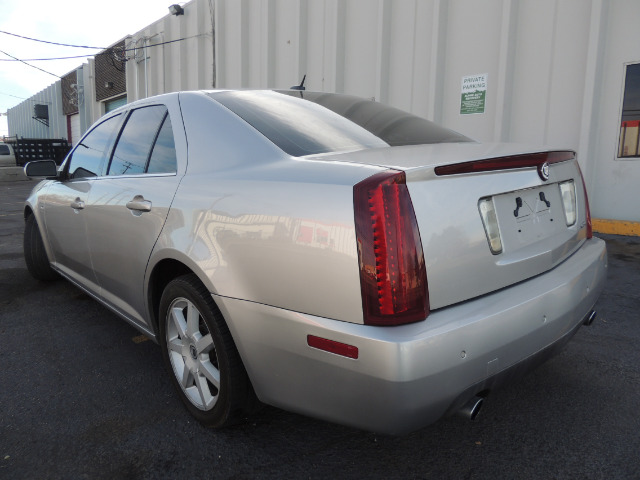 Cadillac STS 2005 photo 2