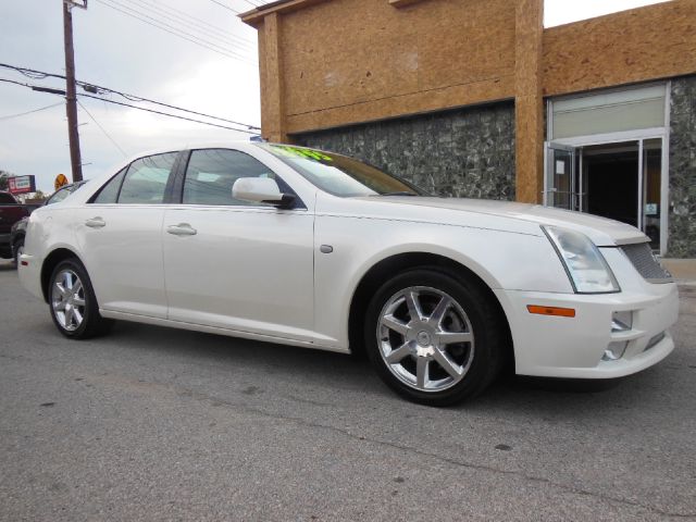 Cadillac STS 2005 photo 2