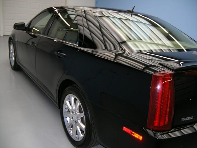 Cadillac STS 2005 photo 25