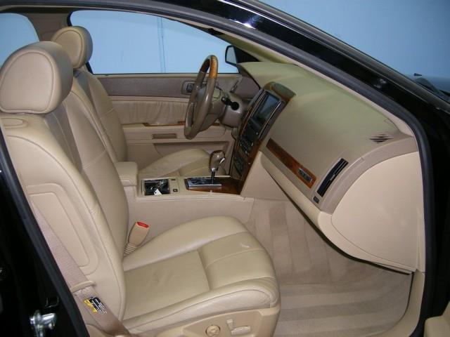 Cadillac STS 2005 photo 33