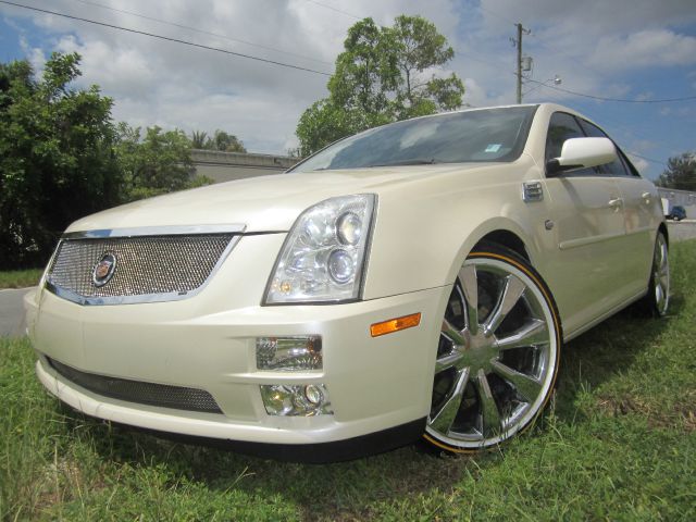 Cadillac STS 2005 photo 2