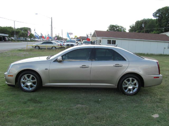 Cadillac STS SE-R Sedan