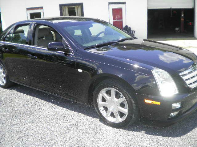 Cadillac STS 2005 photo 2