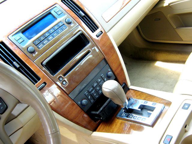 Cadillac STS 2005 photo 10