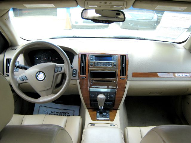 Cadillac STS 2005 photo 8