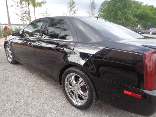 Cadillac STS 2006 photo 16