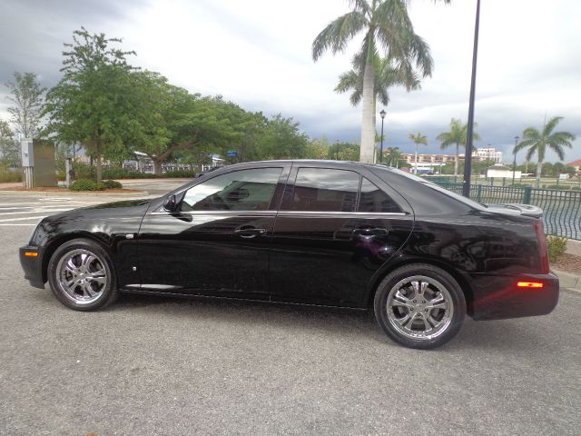 Cadillac STS 2006 photo 28