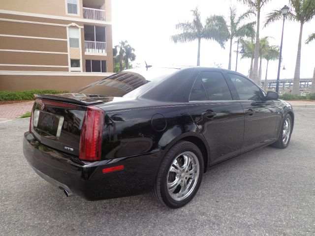 Cadillac STS 2006 photo 32