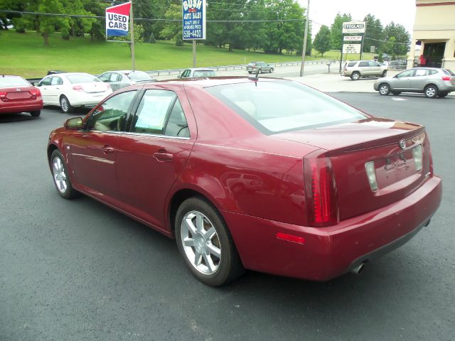 Cadillac STS 2006 photo 2