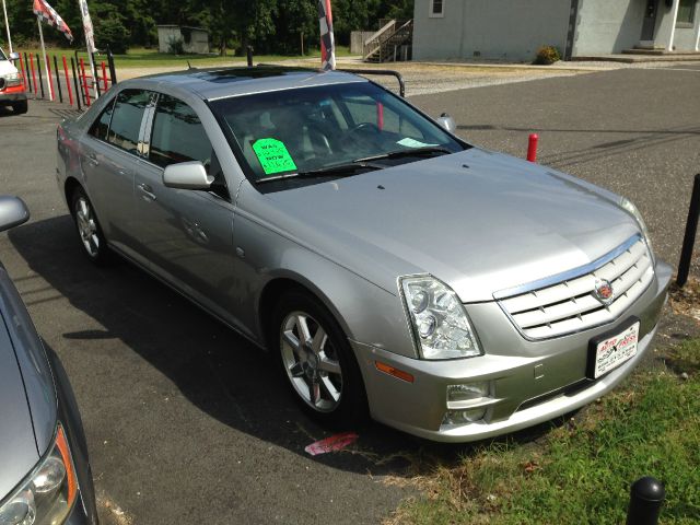 Cadillac STS 2006 photo 2