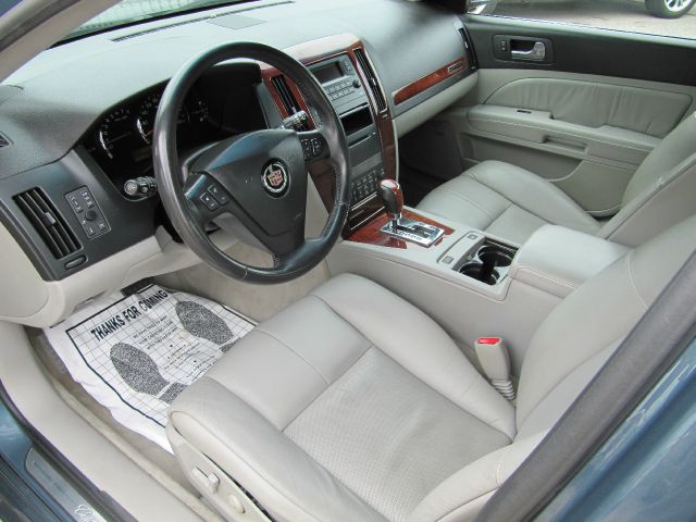 Cadillac STS 2006 photo 12