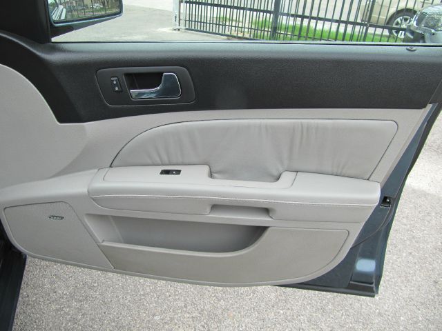 Cadillac STS 2006 photo 3