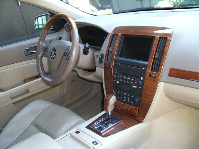 Cadillac STS 2006 photo 2