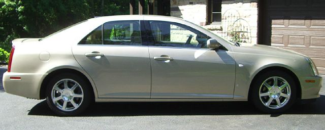 Cadillac STS 2006 photo 21