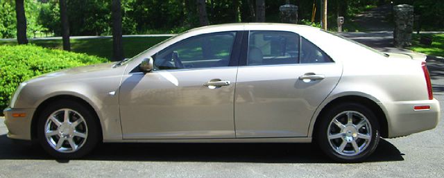 Cadillac STS 2006 photo 7