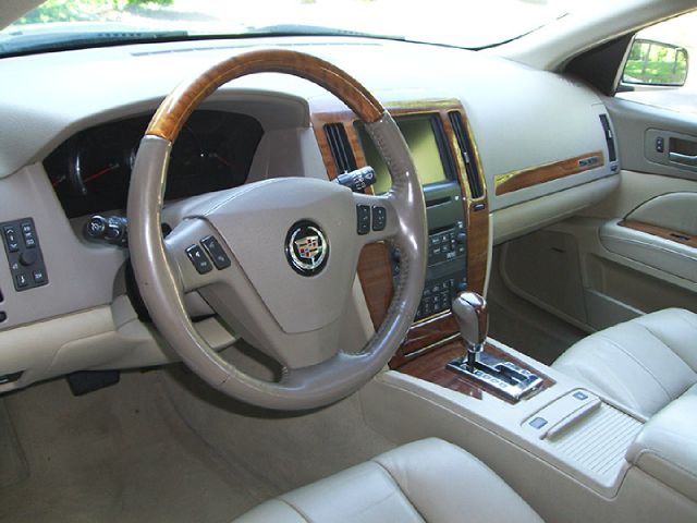 Cadillac STS 2006 photo 8