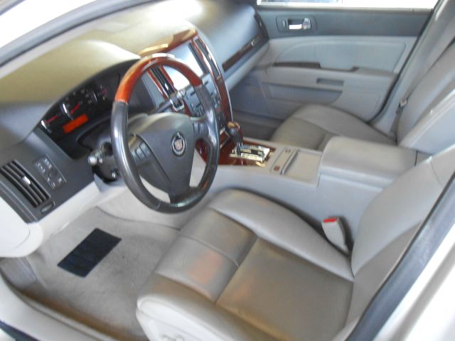 Cadillac STS 2006 photo 2