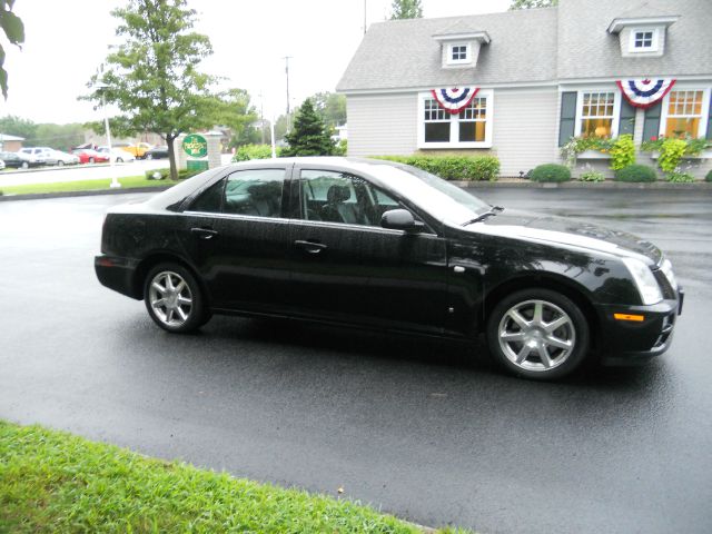 Cadillac STS 2006 photo 2