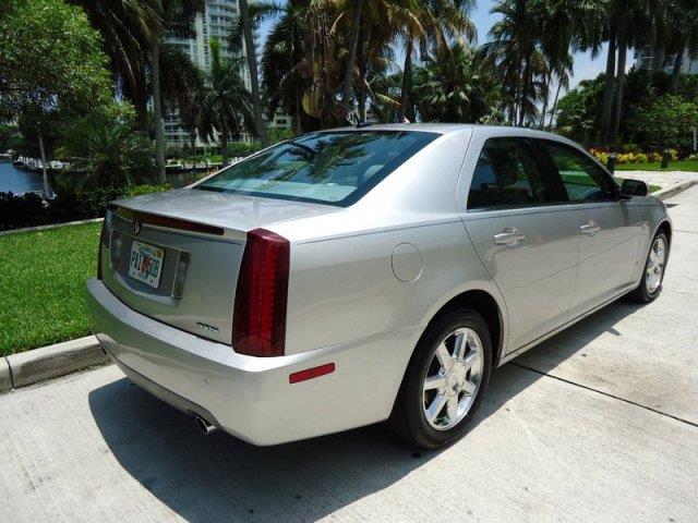 Cadillac STS 2006 photo 11