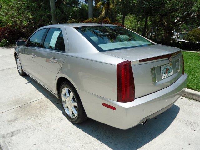 Cadillac STS 2006 photo 28