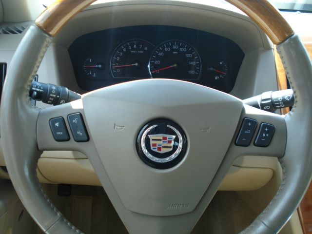 Cadillac STS 2006 photo 21