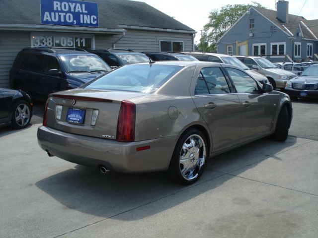 Cadillac STS 2006 photo 32