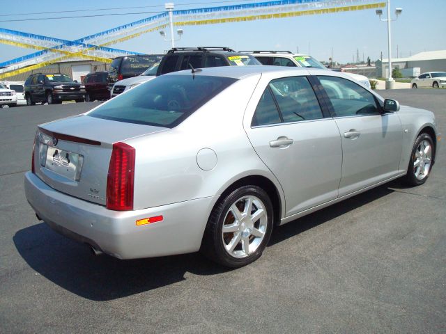 Cadillac STS 2006 photo 23