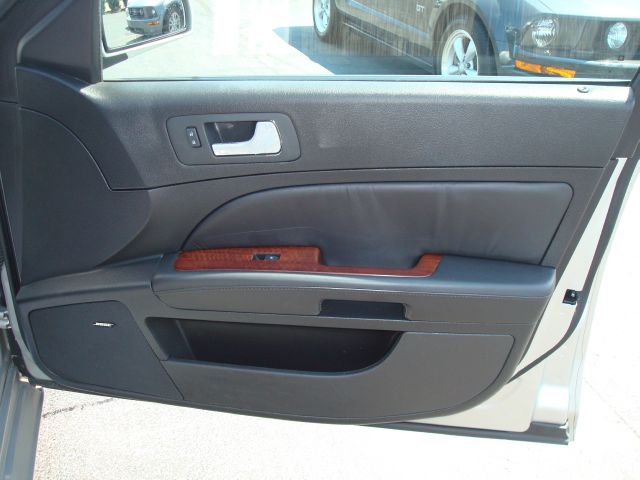 Cadillac STS 2006 photo 25