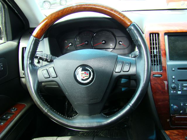 Cadillac STS 2006 photo 12