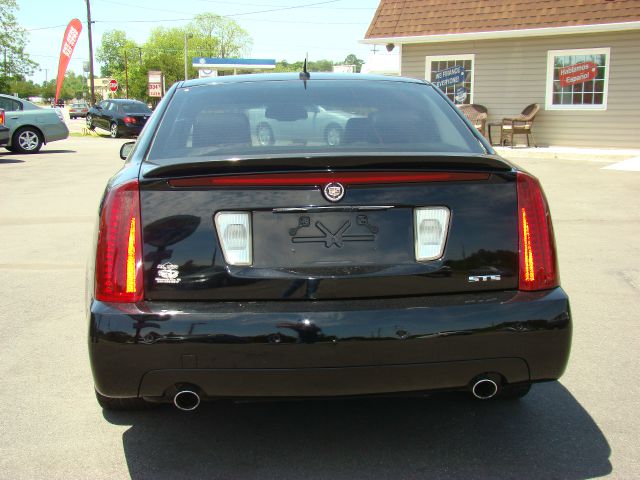 Cadillac STS 2006 photo 18