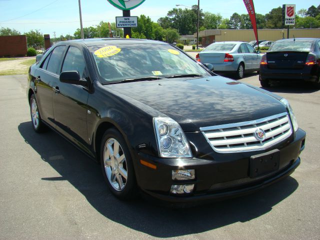 Cadillac STS 2006 photo 2