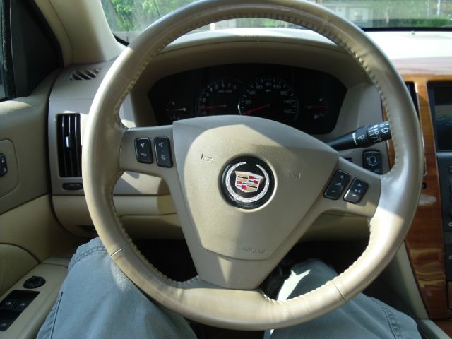 Cadillac STS 2006 photo 17