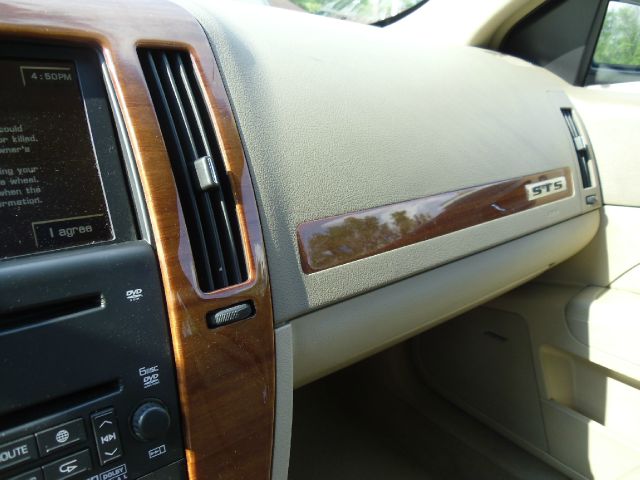 Cadillac STS 2006 photo 29