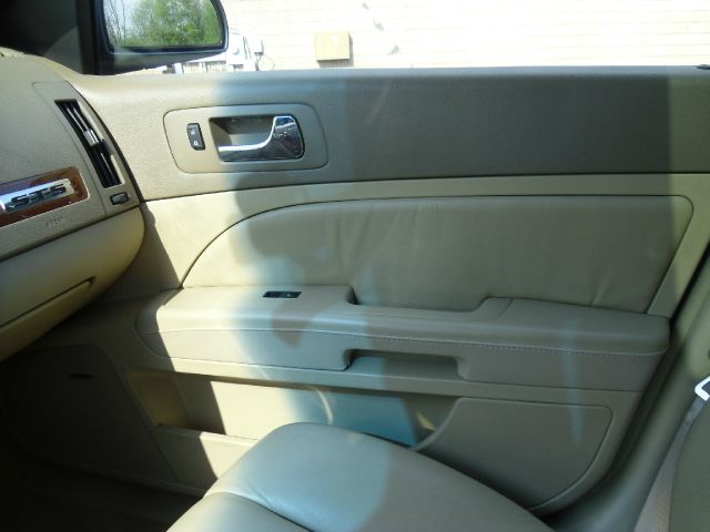 Cadillac STS 2006 photo 30